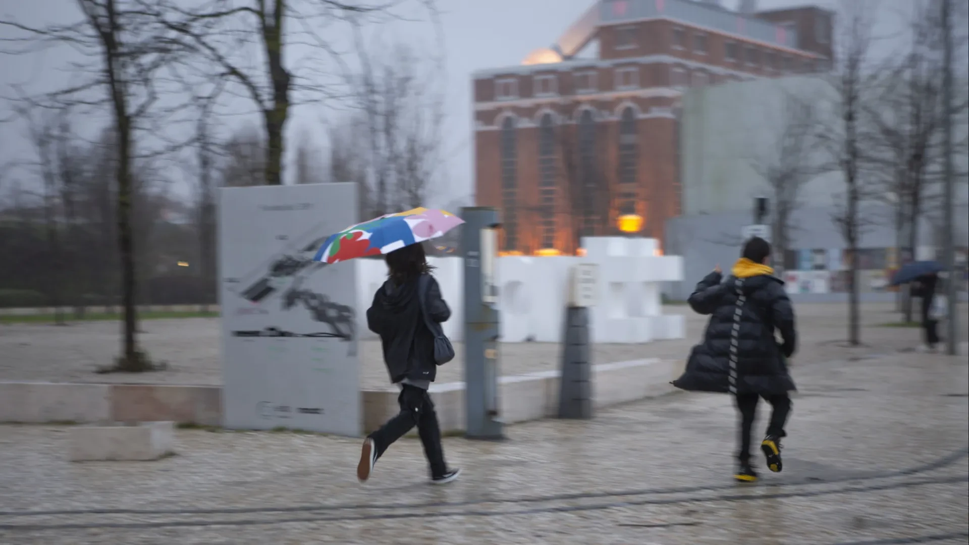 Condições meteorológicas severas afetam grande parte do país no sábado