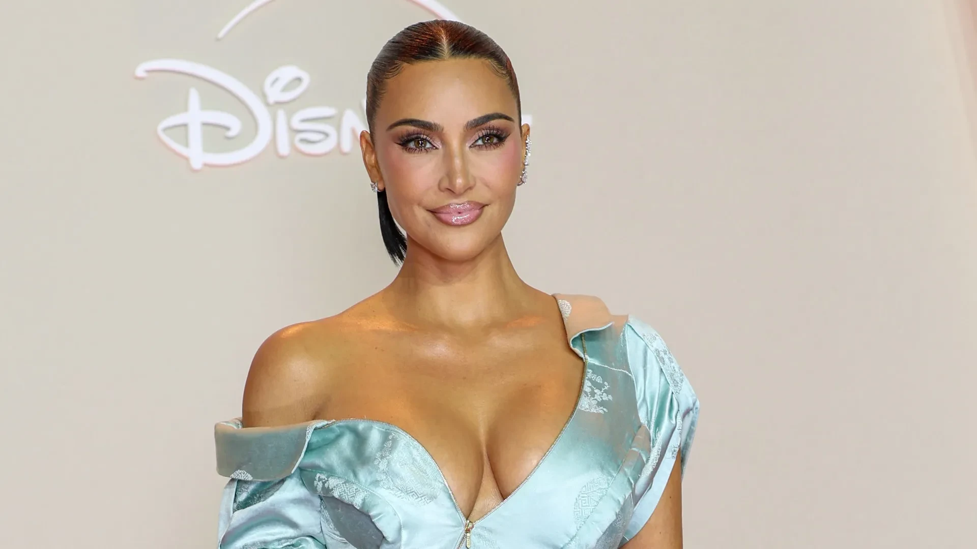 Kim Kardashian questiona missão à Lua e NASA responde de forma clara