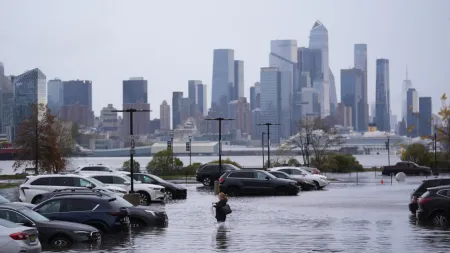 Tempestade histórica submerge Nova Iorque e provoca tragédias