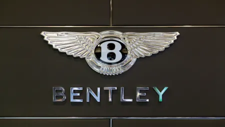 Bentley prepara-se para apresentar o seu primeiro SUV 100% elétrico