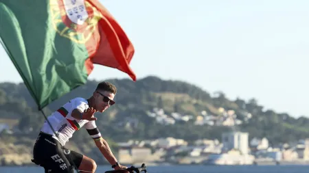 Rui Costa coloca um ponto final na carreira com gratidão