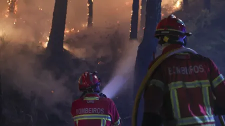 Bombeiros exigem pagamento atrasado por despesas de incêndios