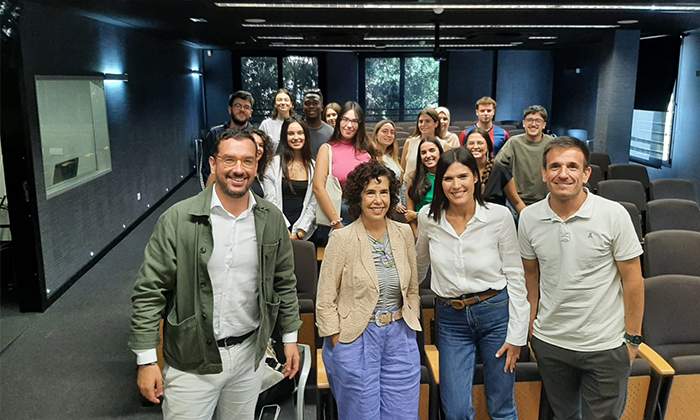 El Colegio de Arquitectos acerca la Universidad de Alicante a Elche.
