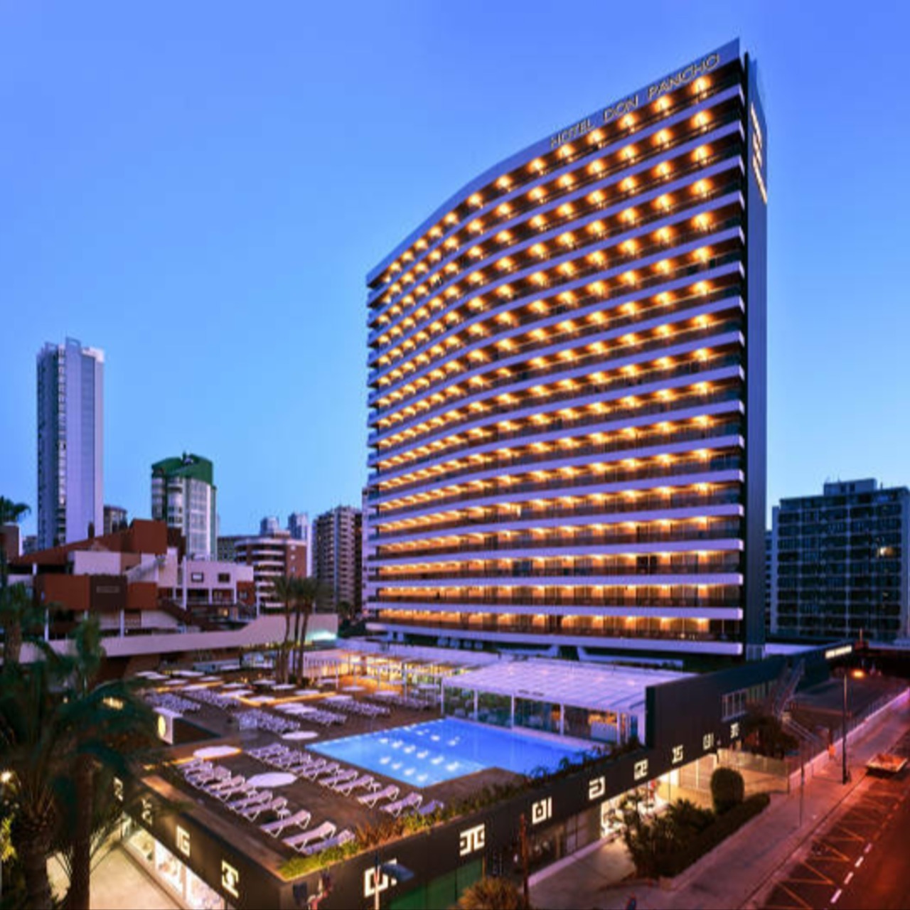 El Colegio de Arquitectos selecciona al hotel Don Pancho de Benidorm para la placa Docomomo 2021