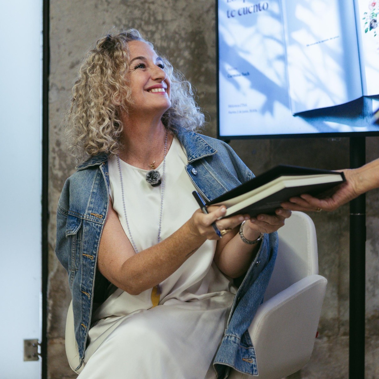 Presentación del libro “Lo que nunca te cuento" por Carmina Such